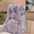 Mit PP-Baumwolle gefülltes dreieckiges Keilkissen, Positionierungsunterstützung, Lese-Rückenlehnenkissen – Blauer Schmetterling 